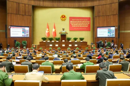 Khẩn trương thực hiện các nghị quyết của Bộ Chính trị vừa ban hành để góp phần xây dựng nước Việt Nam phát triển nhanh, bền vững