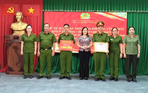 Công an phường Vĩnh Châu được thưởng “nóng” trong điều tra, khám phá án
