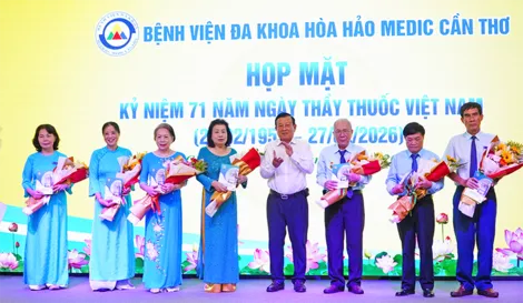 Bệnh viện Đa khoa Hòa Hảo - Medic Cần Thơ họp mặt kỷ niệm Ngày Thầy thuốc Việt Nam