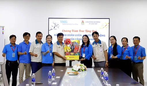 Lãnh đạo LĐLĐ TP Cần Thơ thăm hỏi tình hình sản xuất và đời sống người lao động