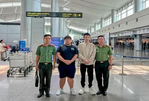 Phối hợp trục xuất 2 công dân Trung Quốc nhập cảnh trái phép vào Việt Nam