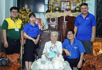 Tuổi trẻ Trường Đại học Tây Đô tổ chức nhiều hoạt động giáo dục truyền thống