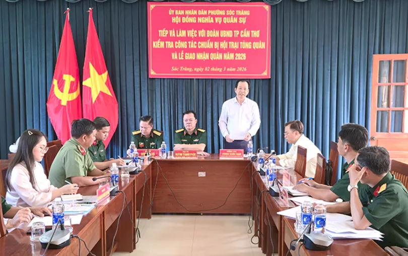 Kiểm tra công tác chuẩn bị hội trại tòng quân và lễ giao nhận quân năm 2026 tại phường Sóc Trăng, cụm số 13