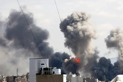 Israel không kích địa điểm họp bầu Đại giáo chủ của Iran