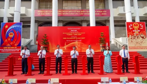 Triển lãm sách và trưng bày chuyên đề chào mừng bầu cử đại biểu Quốc hội và HĐND các cấp