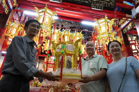 Đặc sắc Lễ hội Nguyên tiêu ở ngôi chùa Hoa 170 năm tuổi vừa được trùng tu tuyệt đẹp