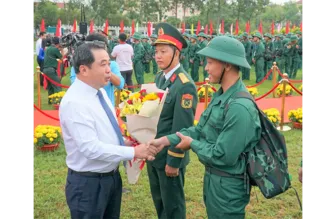 Trên 5.000 thanh niên TP Cần Thơ hăng hái lên đường nhập ngũ