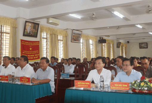 បើក​វគ្គ​បំ​ប៉ន​ភា​សា​ខ្មែរ​ដល់​កម្មា​ភិ​បាល បុគ្គ​លិក និង​អ្នក​រដ្ឋ​ការ