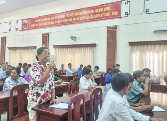 Những người ứng cử đại biểu Quốc hội khóa XVI tiếp xúc cử tri các xã Kế Sách và Nhơn Mỹ