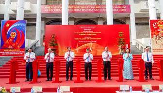 តាំង​ពិ​ព័រណ៍​សៀវ​ភៅ និង​ដាក់​បង្ហាញ​រូប​ភាព​ឯក​សារ​ក្រោម​ប្រ​ធាន​បទ​អំ​ណរ​បោះ​ឆ្នោត​តំ​ណាង​រដ្ឋ​សភា និង​ក្រុម​ប្រឹក្សា​ប្រ​ជា​ជន​គ្រប់​ថ្នាក់