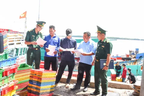 Lan tỏa ý nghĩa ngày hội non sông đến phum sóc, bến cảng