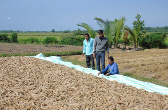 ឈាន​ឡើង​អា​ស្រ័យ​ការ​ព្យា​យាម​ខិត​ខំ​ពល​កម្ម​ផលិត​