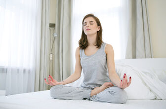 គន្លឹះ​ ៦ យ៉ាង​ជួយ​ឱ្យ​អ្នក​គេង​លក់​ស្រួល​