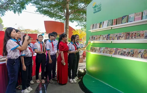 Nhiều hoạt động kỷ niệm Ngày Giải phóng miền Nam, thống nhất đất nước và Ngày sinh Chủ tịch Hồ Chí Minh