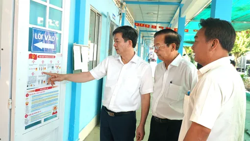 Bí thư Thành ủy Cần Thơ kiểm tra công tác chuẩn bị bầu cử tại phường Tân Lộc