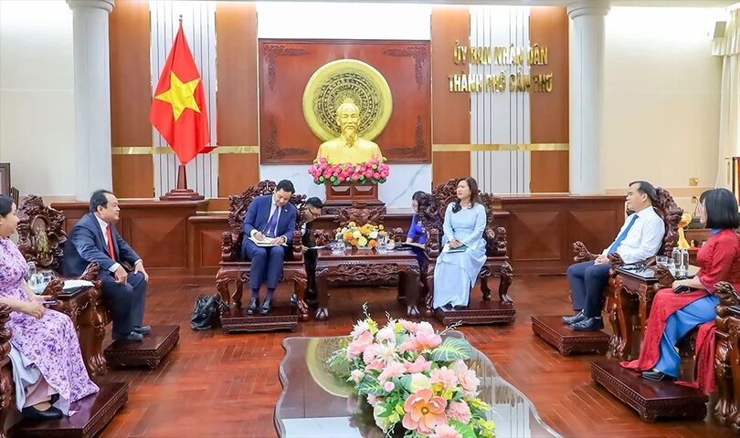 ថ្នាក់ដឹកនាំទីក្រុងកឹងធើ ទទួលជួបអគ្គកុងស៊ុលបារាំង ប្រចាំទីក្រុងហូជីមិញ