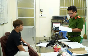 Bắt nhóm thanh thiếu niên sử dụng hung khí gây rối trật tự công cộng