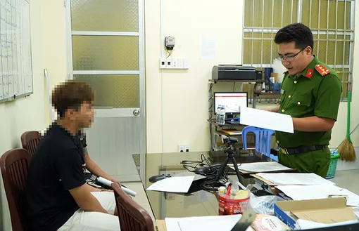 Bắt nhóm thanh thiếu niên sử dụng hung khí gây rối trật tự công cộng