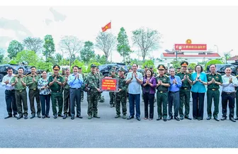 Lực lượng vũ trang TP Cần Thơ tích cực tham gia công tác bầu cử