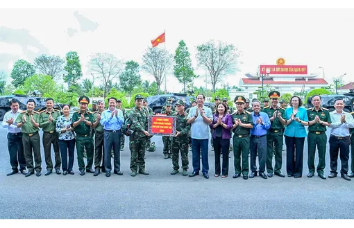 Lực lượng vũ trang TP Cần Thơ tích cực tham gia công tác bầu cử