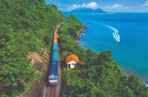 Ngành du lịch “gồng mình sinh tồn” trước tác động giá xăng dầu biến động mạnh