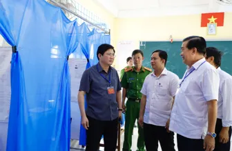 Tập trung chuẩn bị chu đáo, sẵn sàng cho ngày hội toàn dân diễn ra thành công tốt đẹp