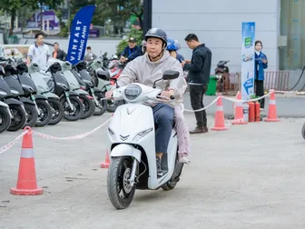 Ưu đãi kịch trần chỉ còn tính bằng giờ: Tài xế công nghệ tiết kiệm hàng chục triệu đồng với VinFast Feliz II