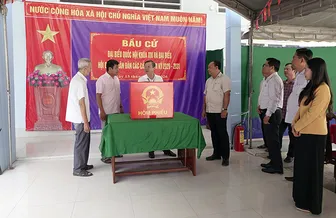 Lãnh đạo TP Cần Thơ kiểm tra công tác bầu cử tại phường Ô Môn và phường Thới Long