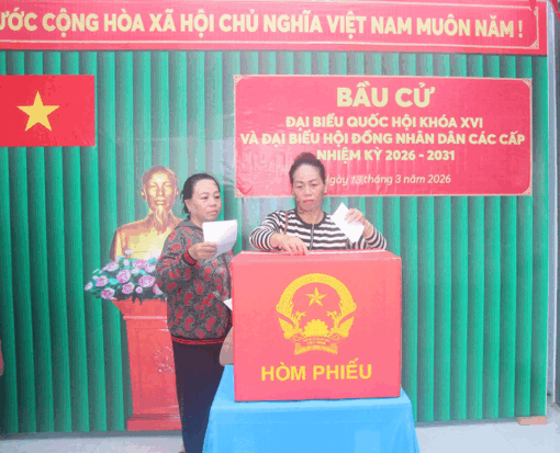 ភាព​អ៊ូ​អរ​នៃ​ទិ​វា​បុណ្យ​ទូ​ទាំង​ប្រ​ទេស​នៅ​លើ​កោះ​ជួរ​មុខ