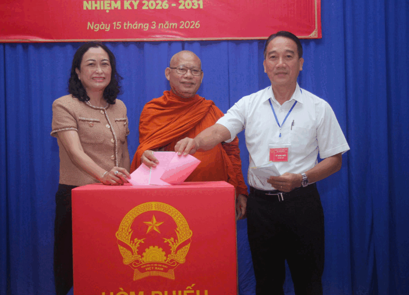 ជន​រួម​ជាតិ​ខ្មែរ​ខេត្ត​កា​ម៉ាវ ស​ស្រាក់​សស្រាំទៅ​បោះ​ឆ្នោត