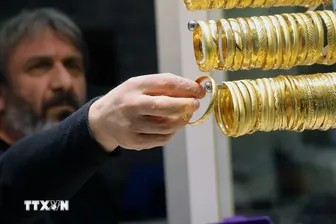 Giá vàng giảm xuống dưới ngưỡng 5.000 USD mỗi ounce khi xung đột kéo dài