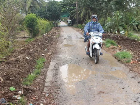 Lộ nông thôn ấp Bưng Cà Pốt cần được nâng cấp