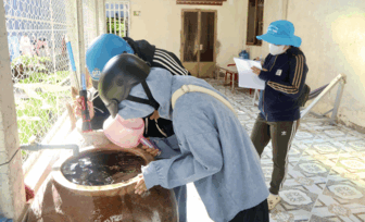 ម្ចាស់​ការ​បង្ការ​ទប់​ស្កាត់​ជំងឺ​គ្រុន​ឈាម​និង​ជំងឺ​ពង​បែក​ដៃ​ជើង​និង​មាត់