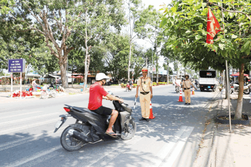 ខិត​ខំ​ប្រឹង​ប្រែង​ធា​នា​សុ​វត្ថិ​ភាព​ចរា​ចរណ៍​នៅ​លើ​ដង​ផ្លូវ
