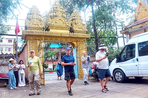 បង្ក​ភាព​ទាក់​ទាញ​សម្រាប់​វិស័យ​ទេស​ចរណ៍​វប្ប​ធម៌​-ប្រ​វត្តិ​សាស្ត្រ ដើម្បី​ទាក់​ទាញ​ភ្ញៀវ