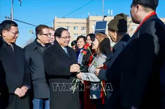 Thủ tướng Phạm Minh Chính đặt hoa tại Tượng đài Chủ tịch Hồ Chí Minh ở Mát-xcơ-va