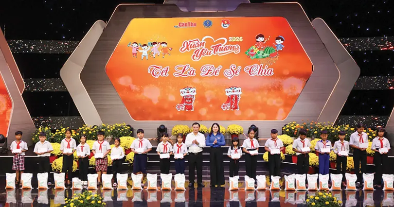 Cùng tiến về phía trước