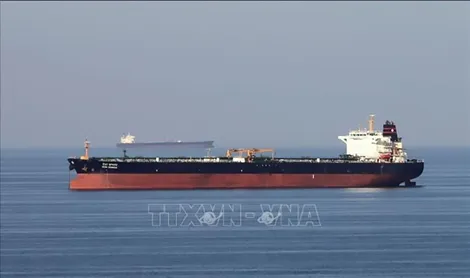 Iran siết kiểm soát eo biển Hormuz