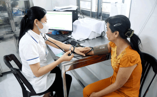 ធា​នា​រ៉ាប់​រង​សុខា​ភិបាល រួម​ចំ​ណែក​លើក​កម្ពស់​ប្រ​សិទ្ធ​ភាព​ថែ​ទាំ​សុខ​ភាព​នៅ​មូល​ដ្ឋាន