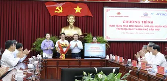 Bộ Nông nghiệp và Môi trường trao 155 căn nhà tình nghĩa, nhà đại đoàn kết trên địa bàn TP Cần Thơ