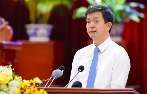 Ban hành các cơ chế, chính sách thúc đẩy phát triển kinh tế - xã hội của thành phố, nhất là các chính sách tạo đột phá, đáp ứng yêu cầu tăng trưởng từ 2 con số trở lên