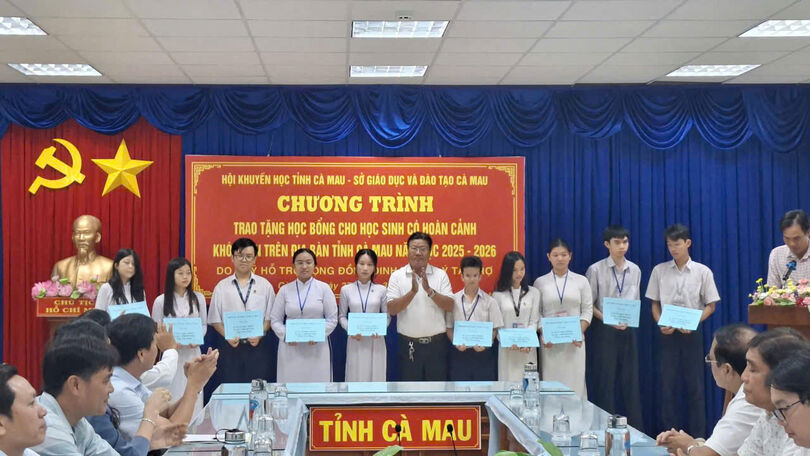 ខេត្ត​កា​ម៉ាវ ប្រ​គល់​អា​ហា​រូប​ករណ៍ ១៣៥ ចំ​ណែក ដល់​សិស្ស​ក្រី​ក្រ​សង្វាត​រៀន​សូត្រ