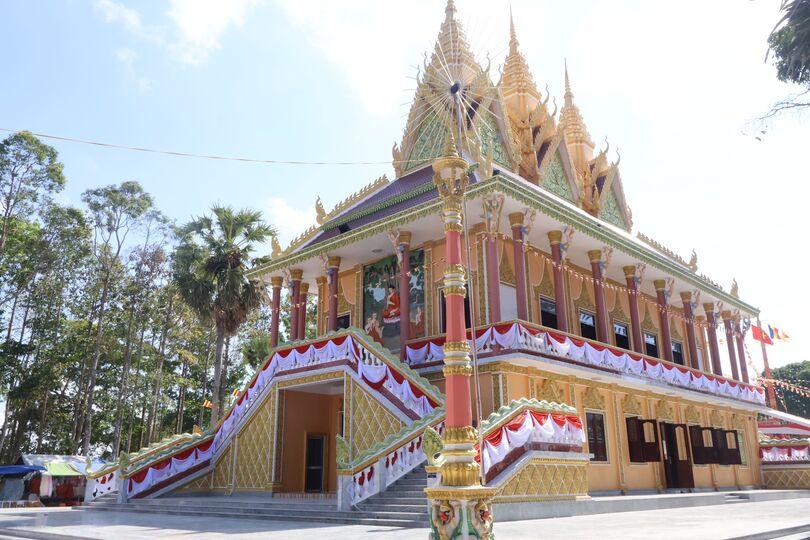 ពិធី​បុណ្យ​សម្ពោធ​ឆ្លង​ព្រះ​វិហារ​ថ្មី វត្ត​កំ​ពង់​មាន​ជ័យ​សិរី​ឧត្តម​ព្រែក​អំ​ពូ