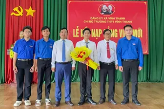 Đoàn Trường Đại học Kỹ thuật - Công nghệ Cần Thơ tuyên dương đoàn viên, sinh viên tiêu biểu