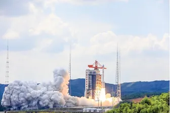 Chạy đua đầu tư vào Quỹ đạo Trái đất tầm thấp