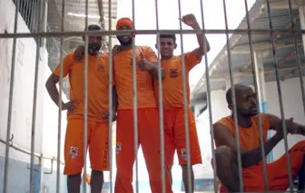 Đọc sách để rút ngắn án tù