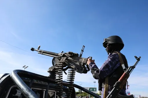 Giá dầu tăng mạnh, chứng khoán tương lai Mỹ giảm điểm