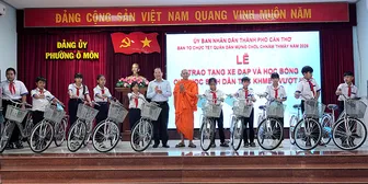 Trao xe đạp, học bổng tặng học sinh người dân tộc Khmer có hoàn cảnh khó khăn