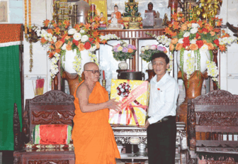 ប្រ​ធាន​ក្រុម​ប្រឹក្សា​ជន​ជាតិ​នៃ​រដ្ឋ​សភា អញ្ជើញ​ទៅ​សួរ​សុខ​ទុក្ខ និង​ជូន​ពរ​បុណ្យ​ចូល​ឆ្នាំ​ថ្មី​នៅ​ខេត្ត​កា​ម៉ាវ