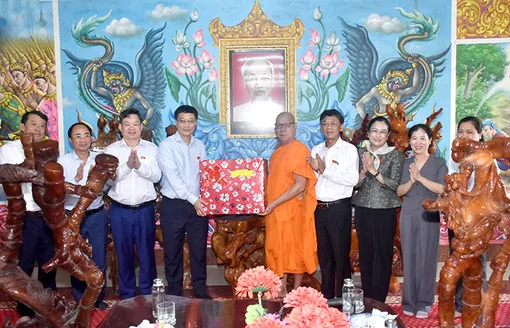 Đoàn công tác Hội đồng Dân tộc của Quốc hội thăm, chúc Tết Chôl Chnăm Thmây đồng bào Khmer TP Cần Thơ